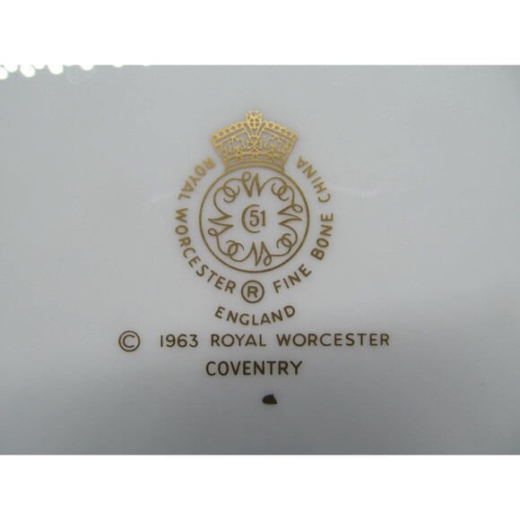 Royal Worcester Coventry 8" Salad Plates Very Good Condition Set Of 2 - Picture 4 of 13